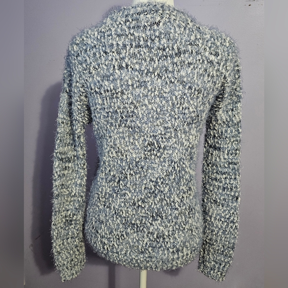 NWT So blue & white fuzzy sweater in size XS - Picture 3 of 7